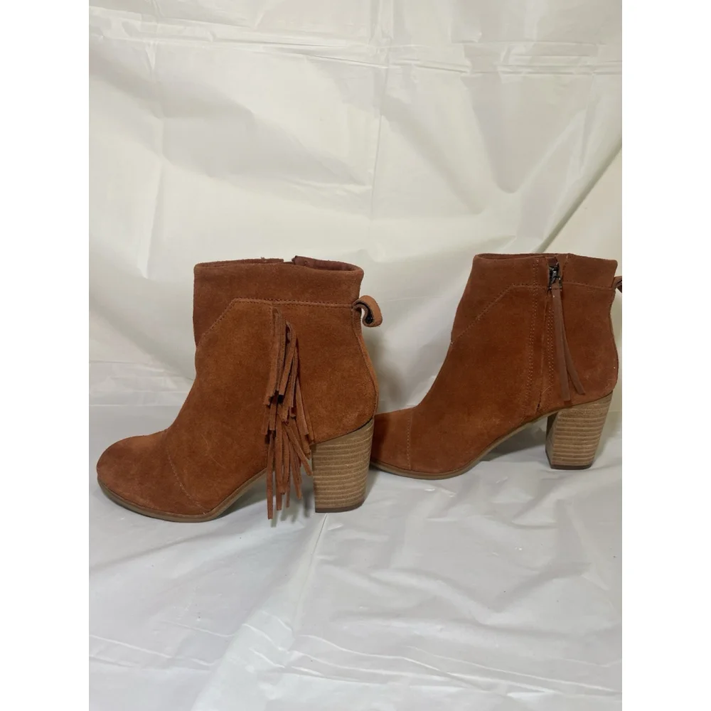Toms size 7 Lunata Fringed Ankle Booties Rust Suede Lace Up Heels Casual